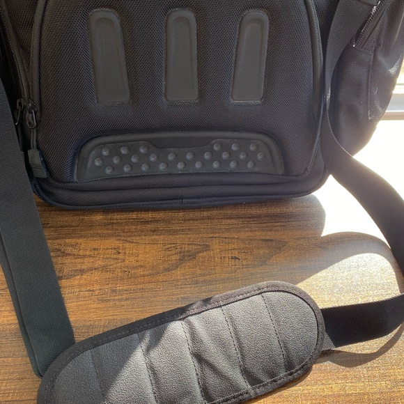 Oakley Backpack - Picture 5 of 13